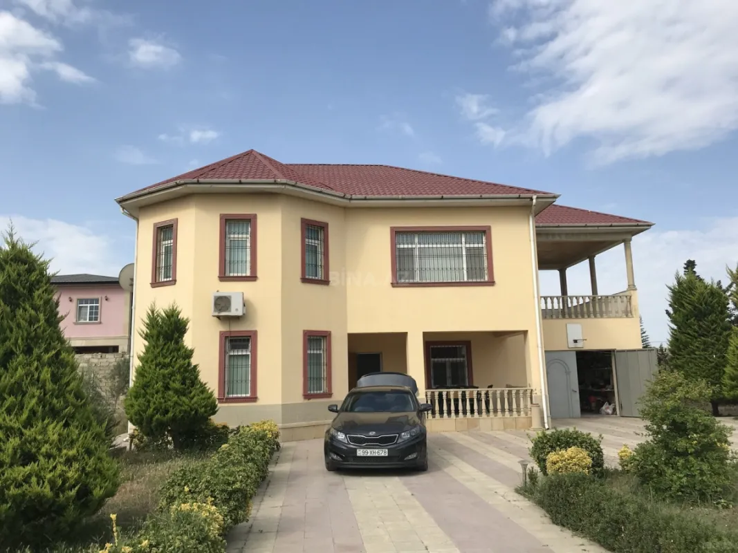 Satılır 6 otaqlı həyət evi 250 m²