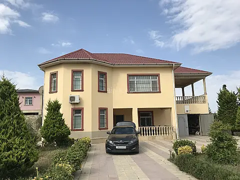 Satılır 6 otaqlı həyət evi 250 m²