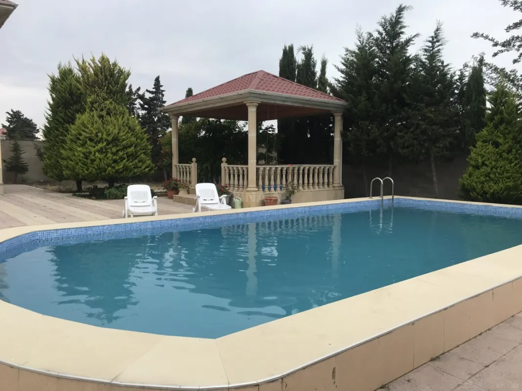 Satılır 6 otaqlı həyət evi 250 m²