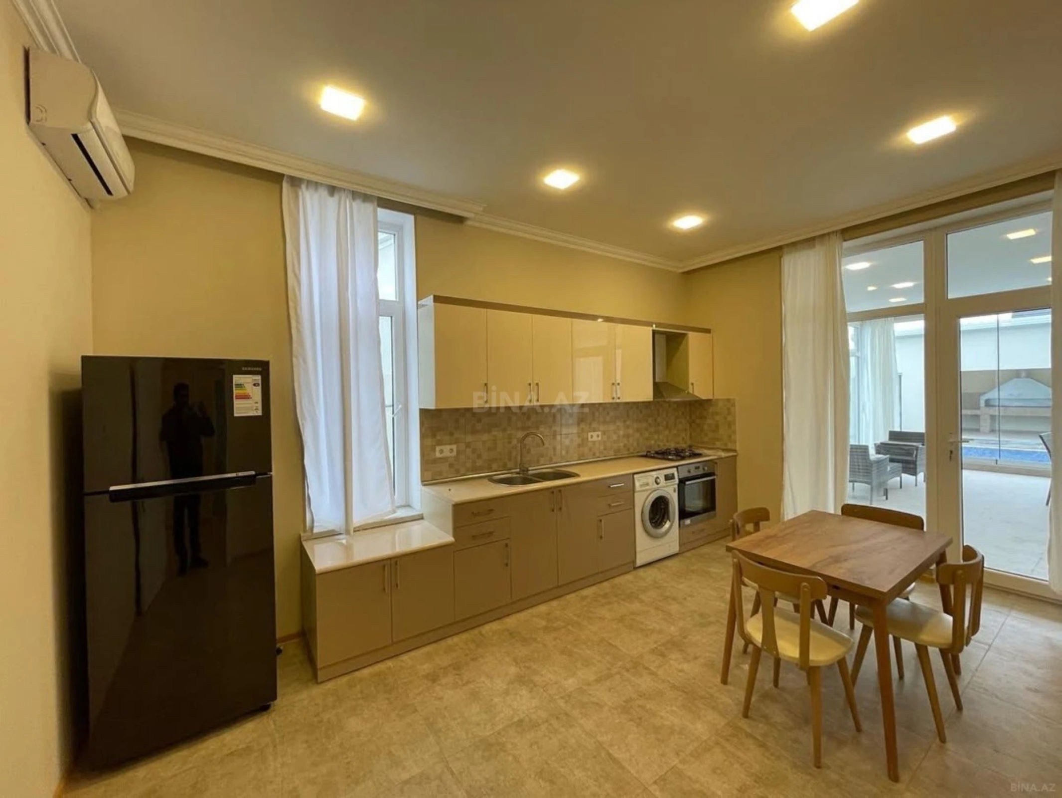 Kirayə verilir 4 otaqlı həyət evi 300 m²