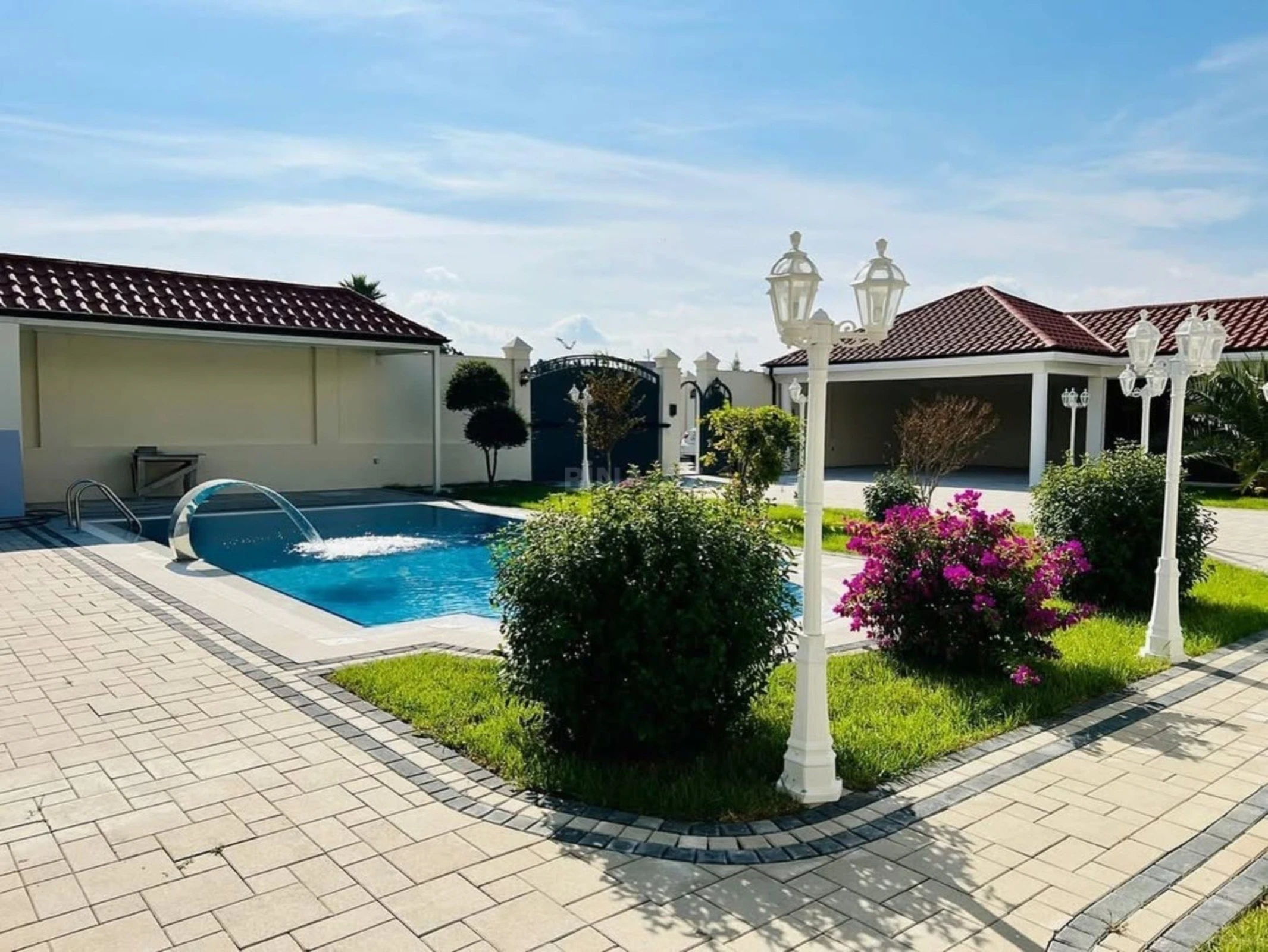 Kirayə verilir 5 otaqlı həyət evi 350 m²