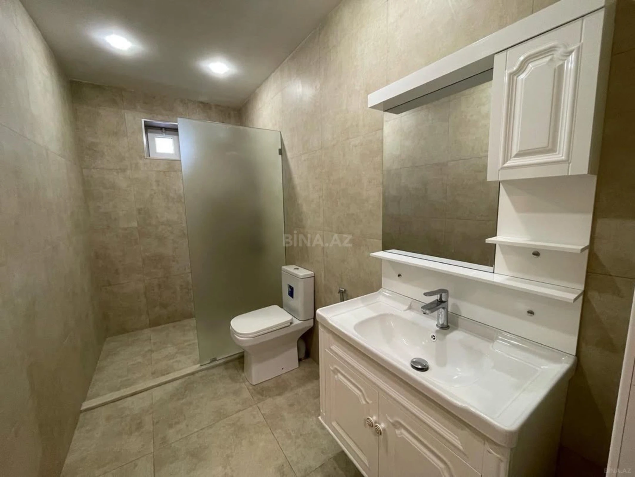 Kirayə verilir 5 otaqlı həyət evi 350 m²