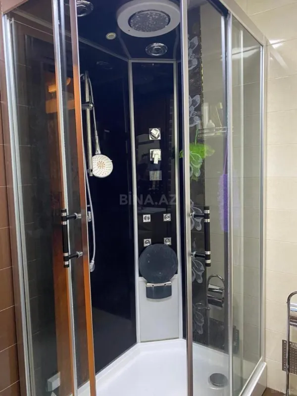 Satılır 3 otaqlı mənzil 155 m²