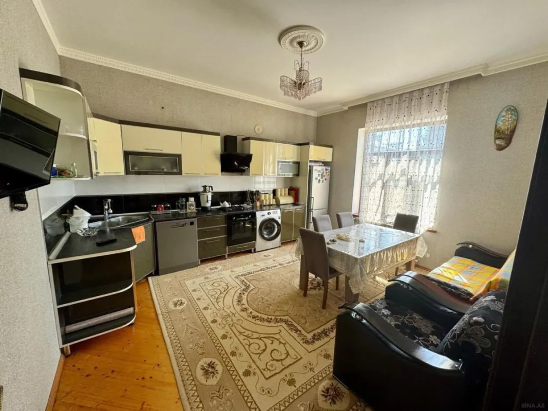 Satılır 6 otaqlı həyət evi 260 m²