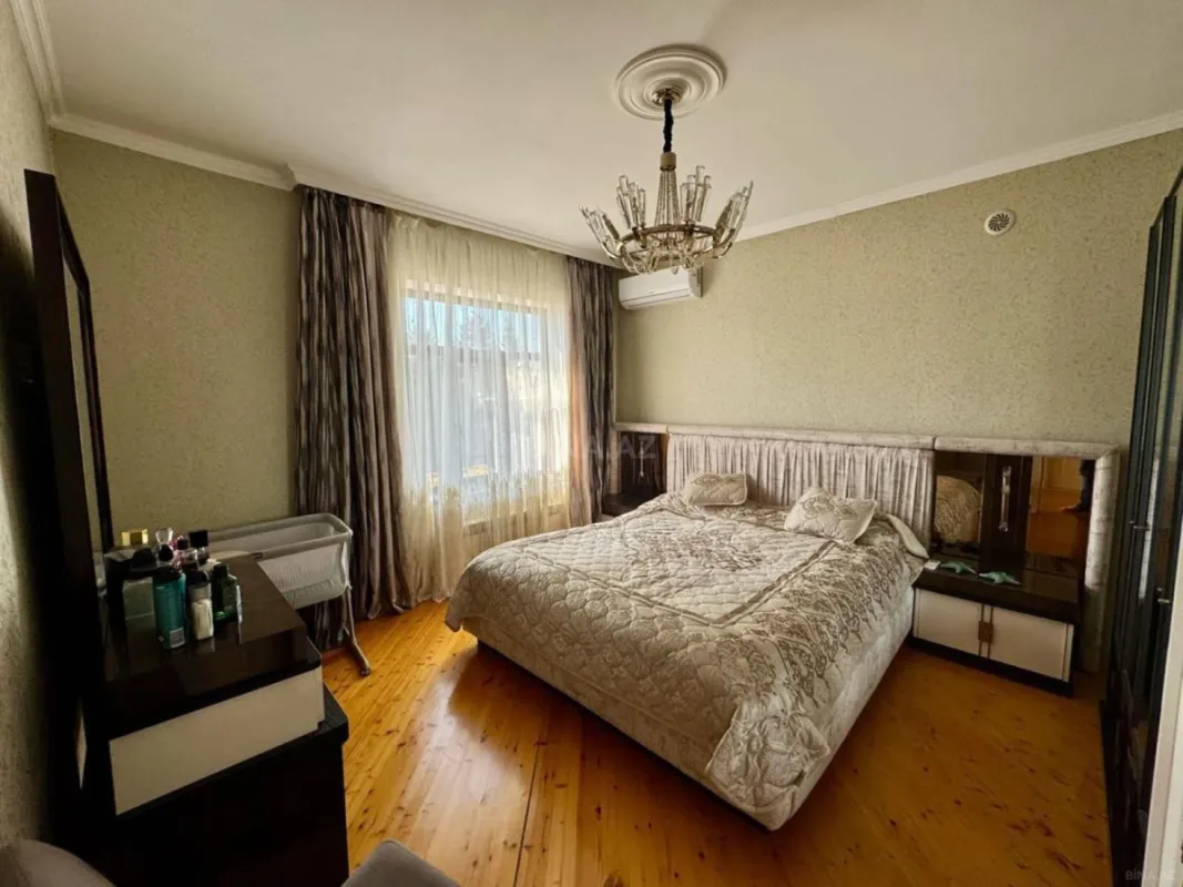 Satılır 6 otaqlı həyət evi 260 m²