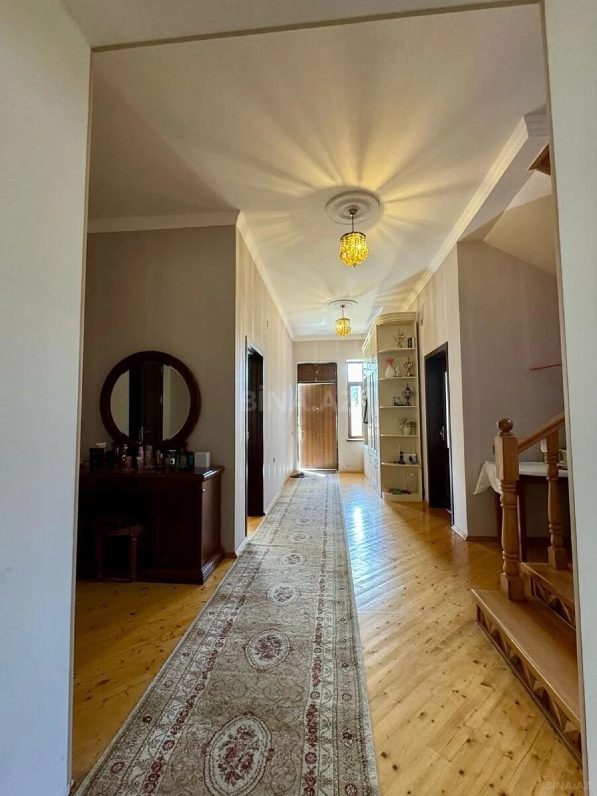 Satılır 6 otaqlı həyət evi 260 m²