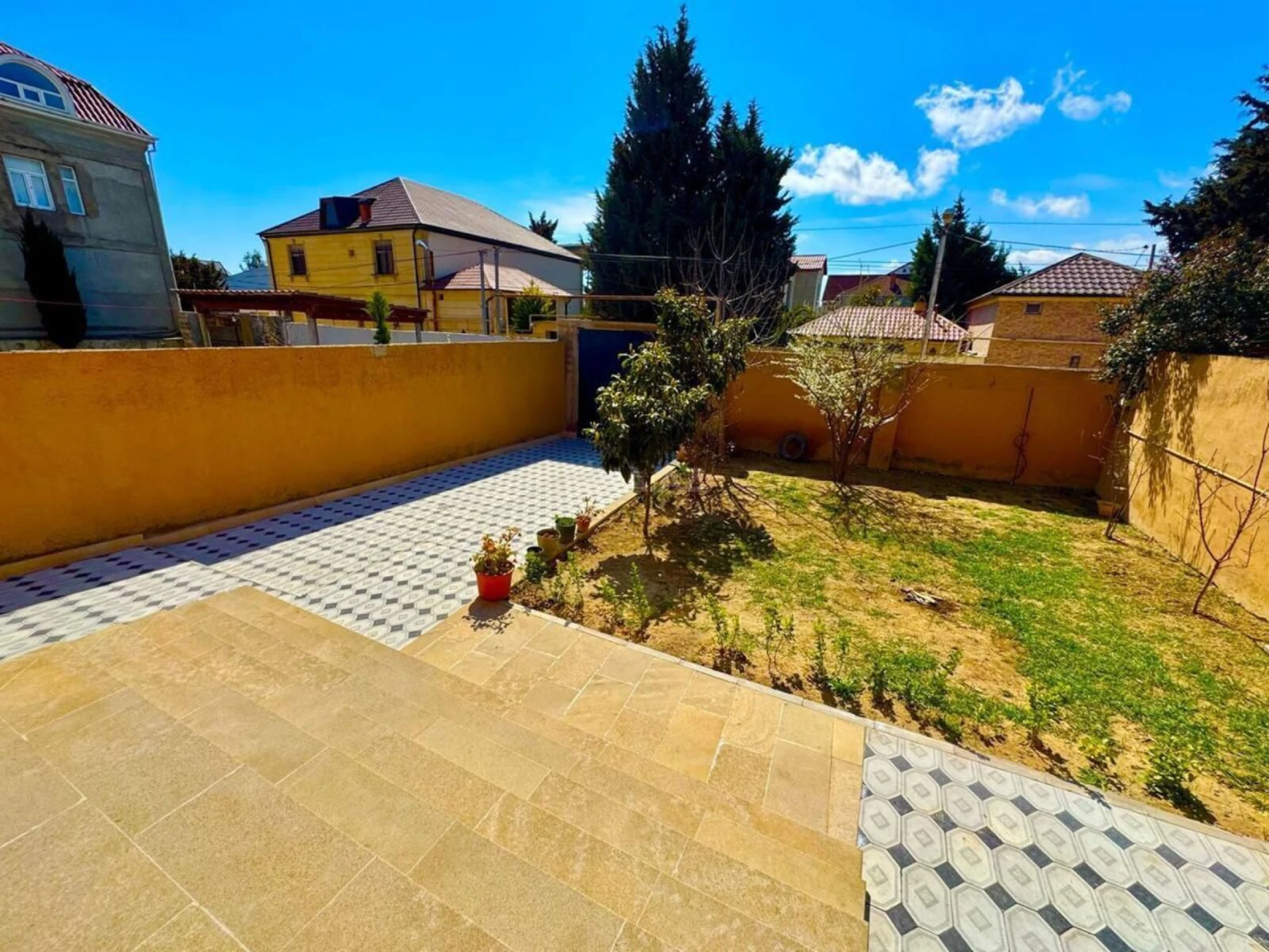 Satılır 6 otaqlı həyət evi 260 m²