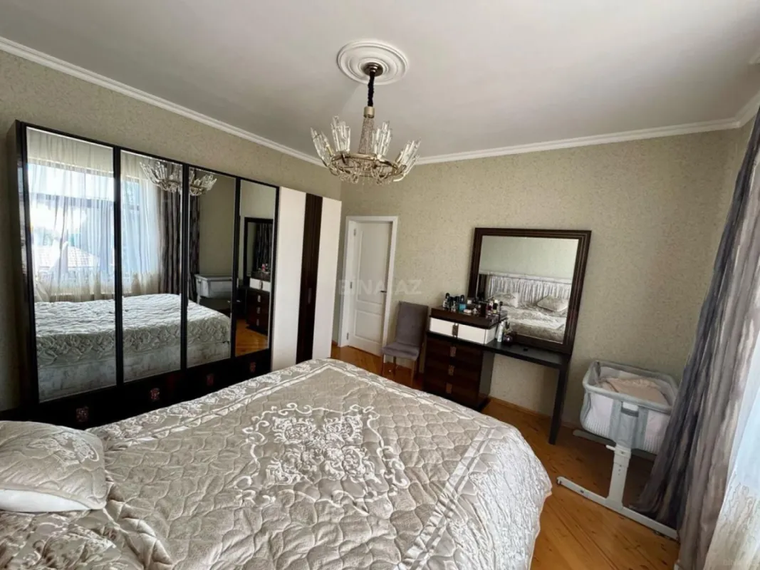 Satılır 6 otaqlı həyət evi 260 m²