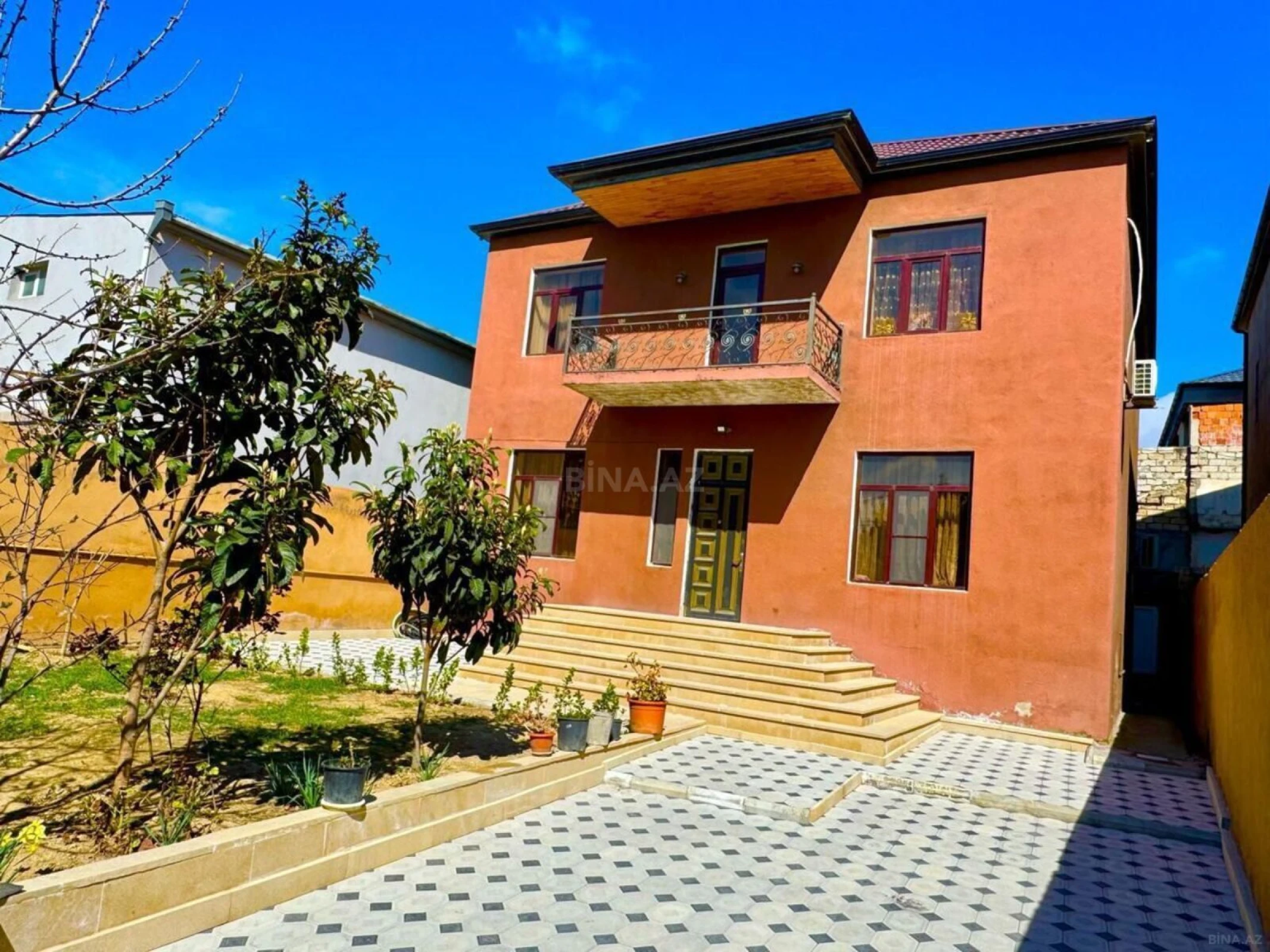 Satılır 6 otaqlı həyət evi 260 m²