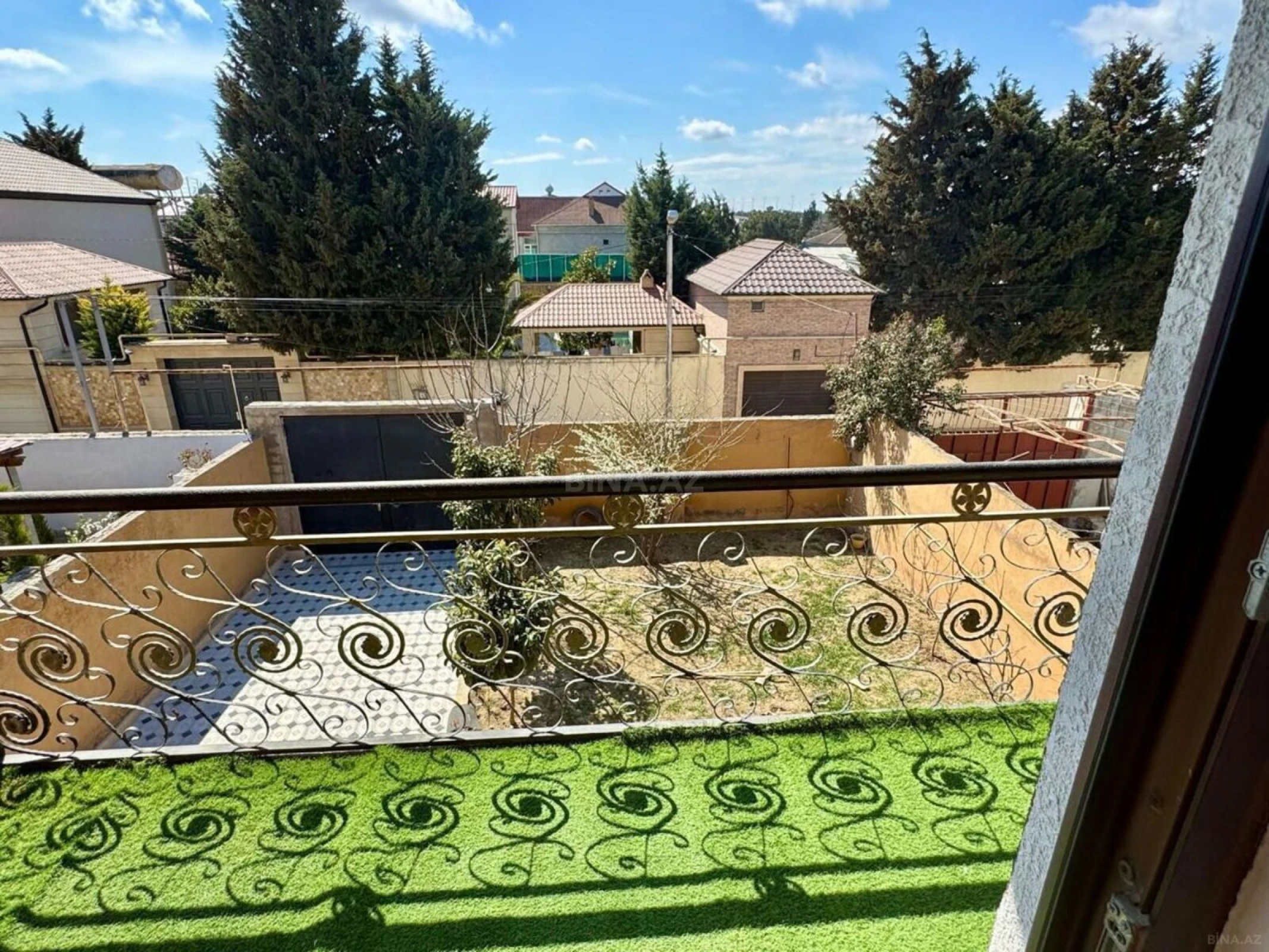 Satılır 6 otaqlı həyət evi 260 m²