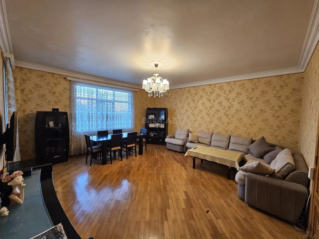 Satılır 3 otaqlı mənzil 135 m²