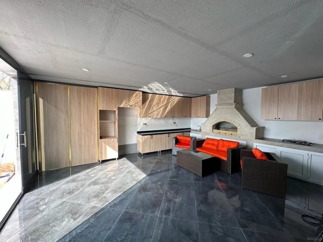 Kirayə verilir 4 otaqlı həyət evi 250 m²