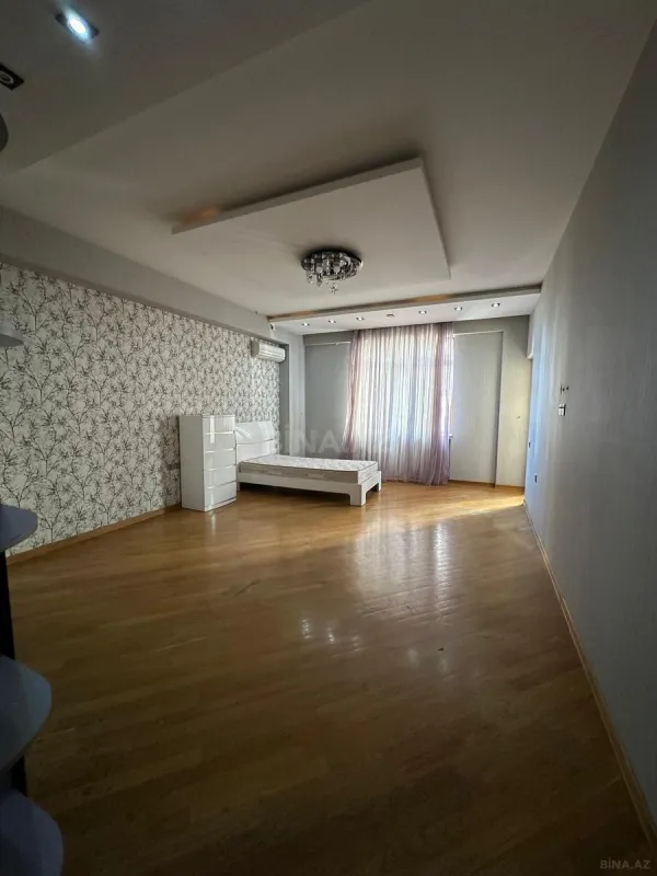 Satılır 3 otaqlı mənzil 170 m²