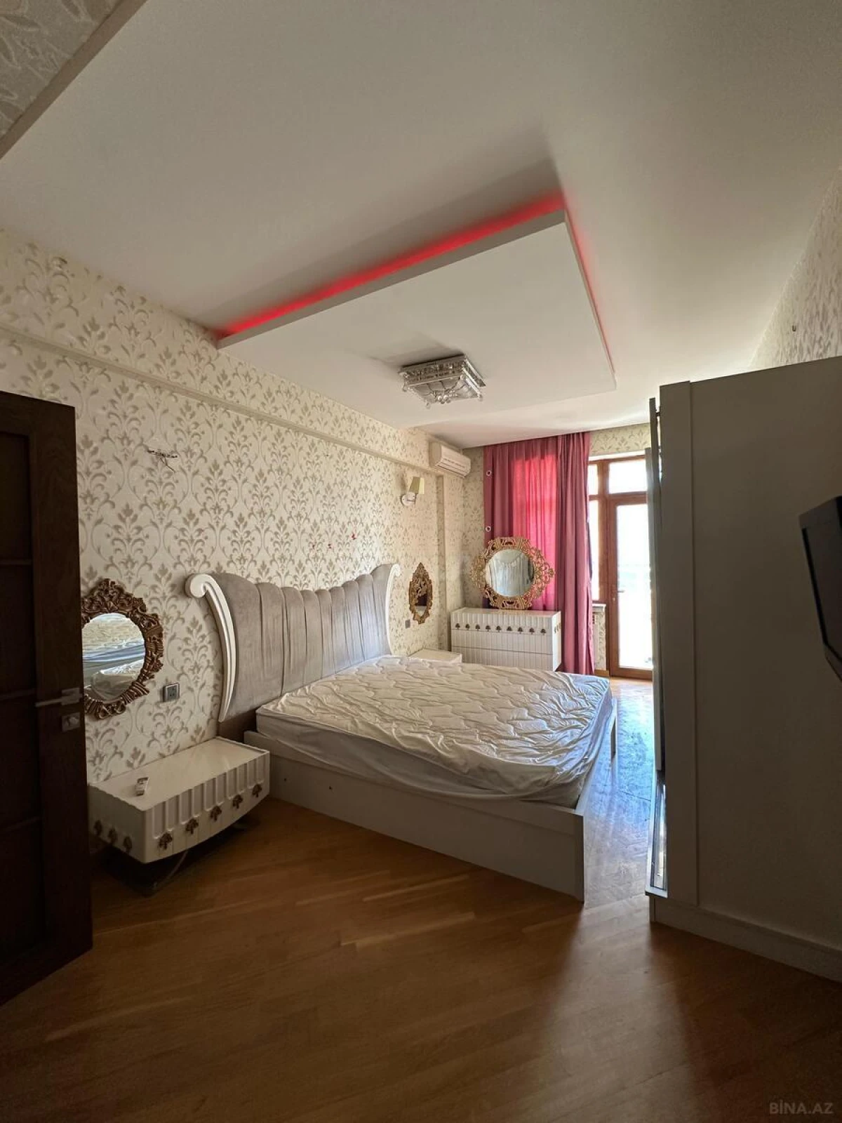 Satılır 3 otaqlı mənzil 170 m²