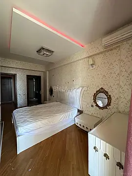 Satılır 3 otaqlı mənzil 170 m²