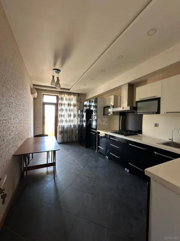 Satılır 3 otaqlı mənzil 170 m²