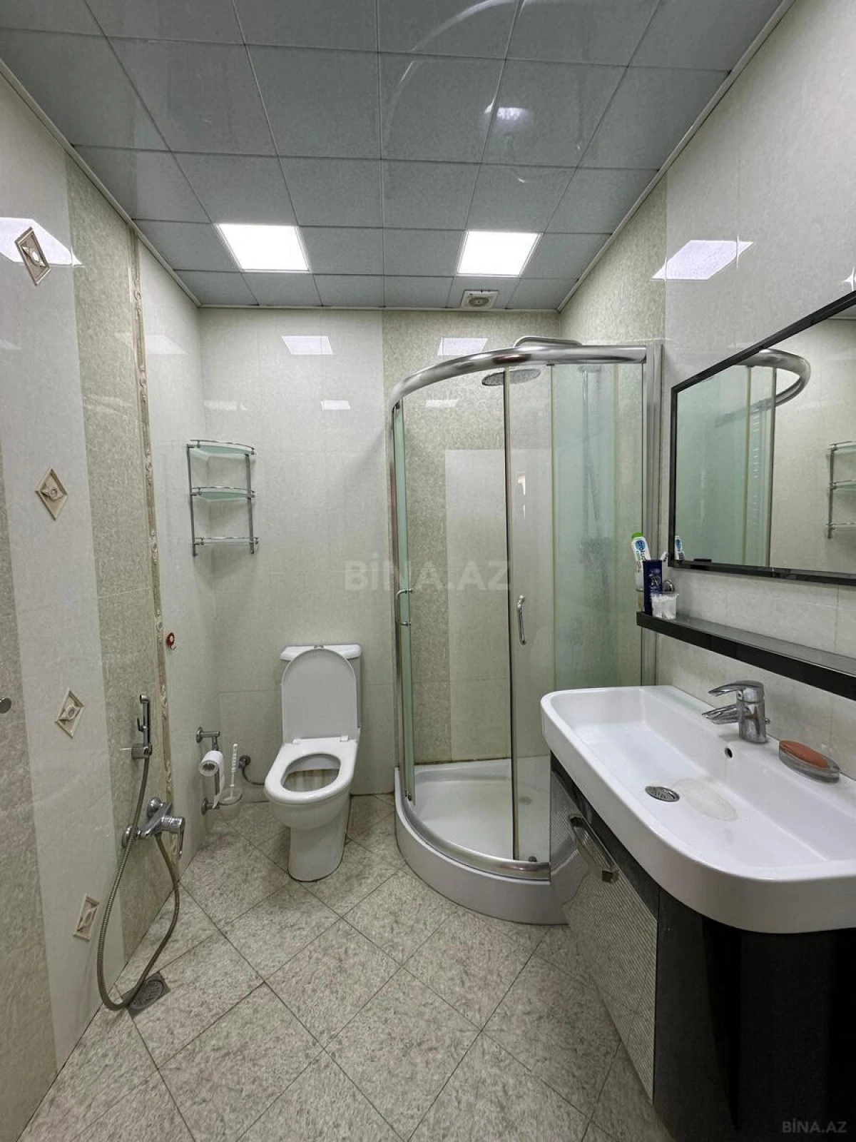 Satılır 3 otaqlı mənzil 170 m²