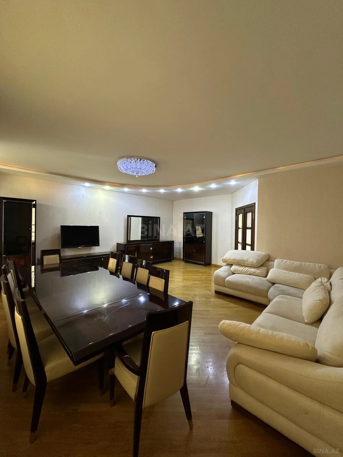 Satılır 3 otaqlı mənzil 170 m²
