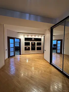 Satılır 3 otaqlı mənzil 170 m²