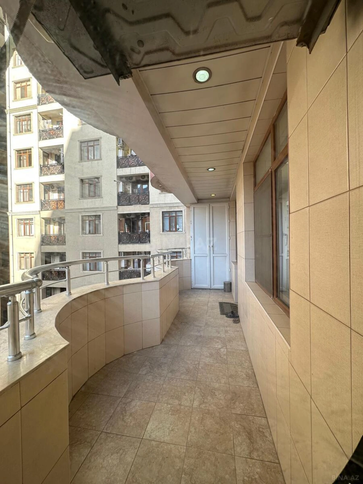 Satılır 3 otaqlı mənzil 170 m²