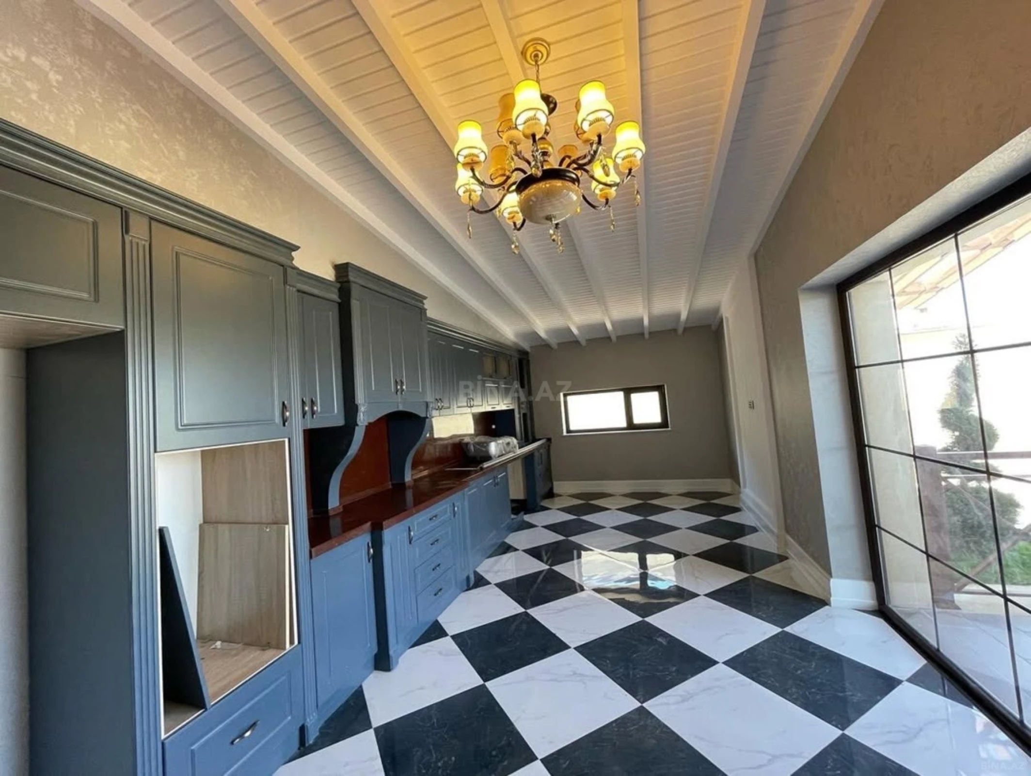 Kirayə verilir 4 otaqlı həyət evi 300 m²