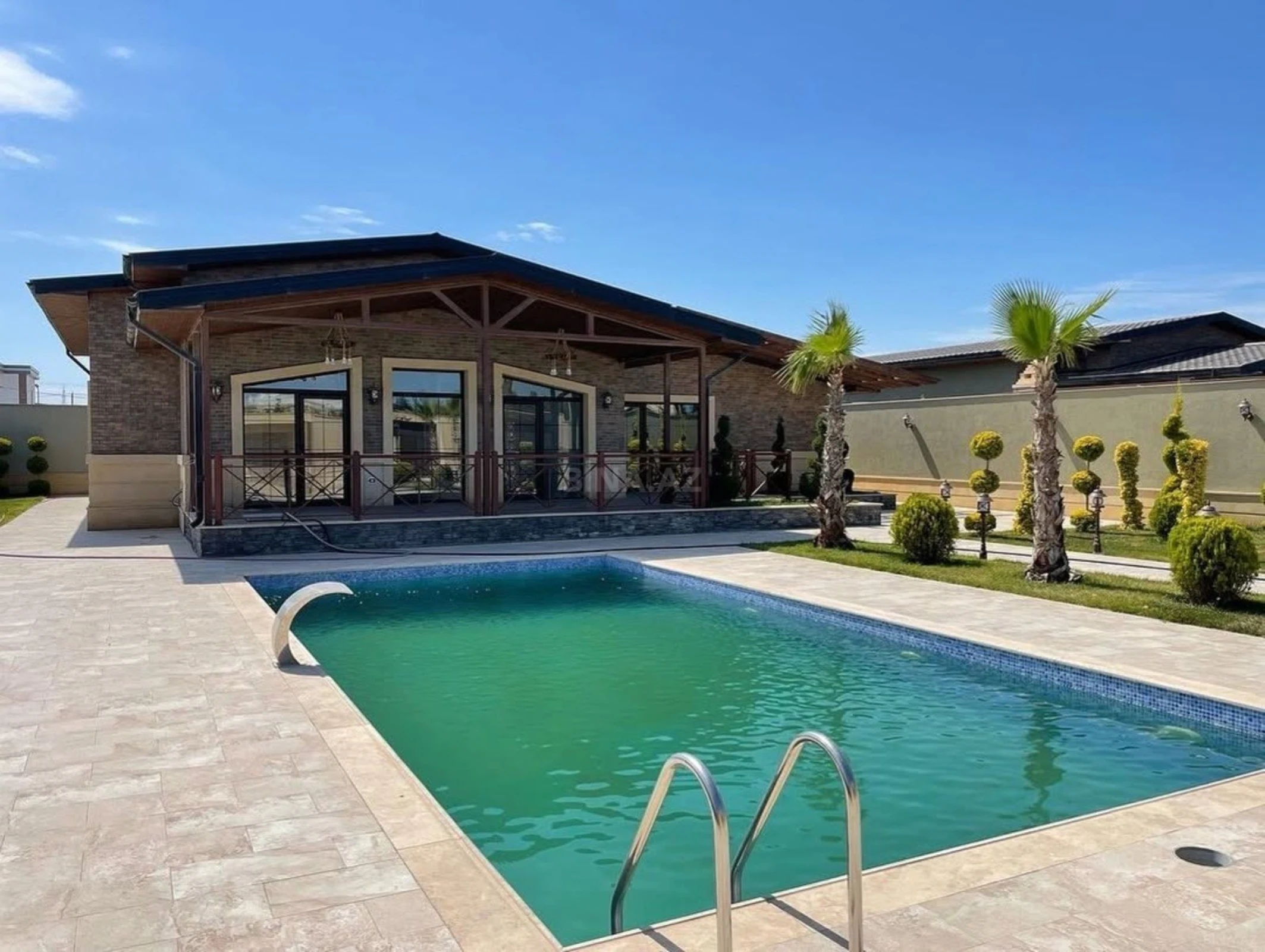 Kirayə verilir 4 otaqlı həyət evi 300 m²