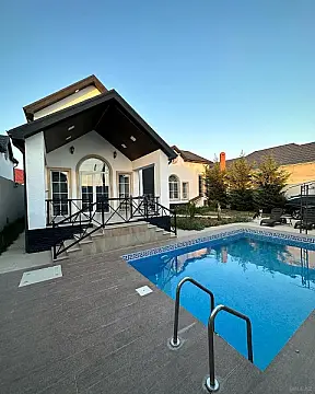 Kirayə verilir 4 otaqlı həyət evi 250 m²