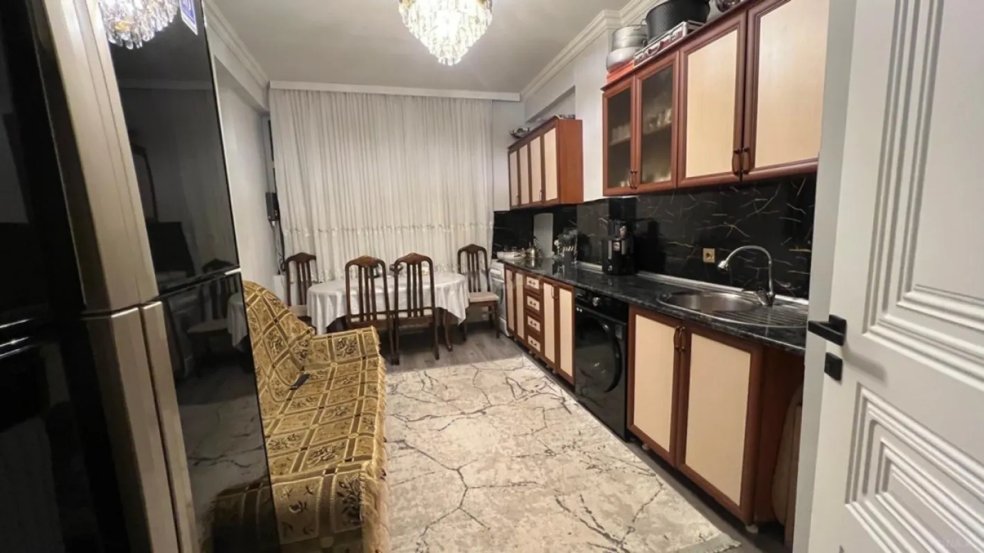 Satılır 3 otaqlı mənzil 124 m²