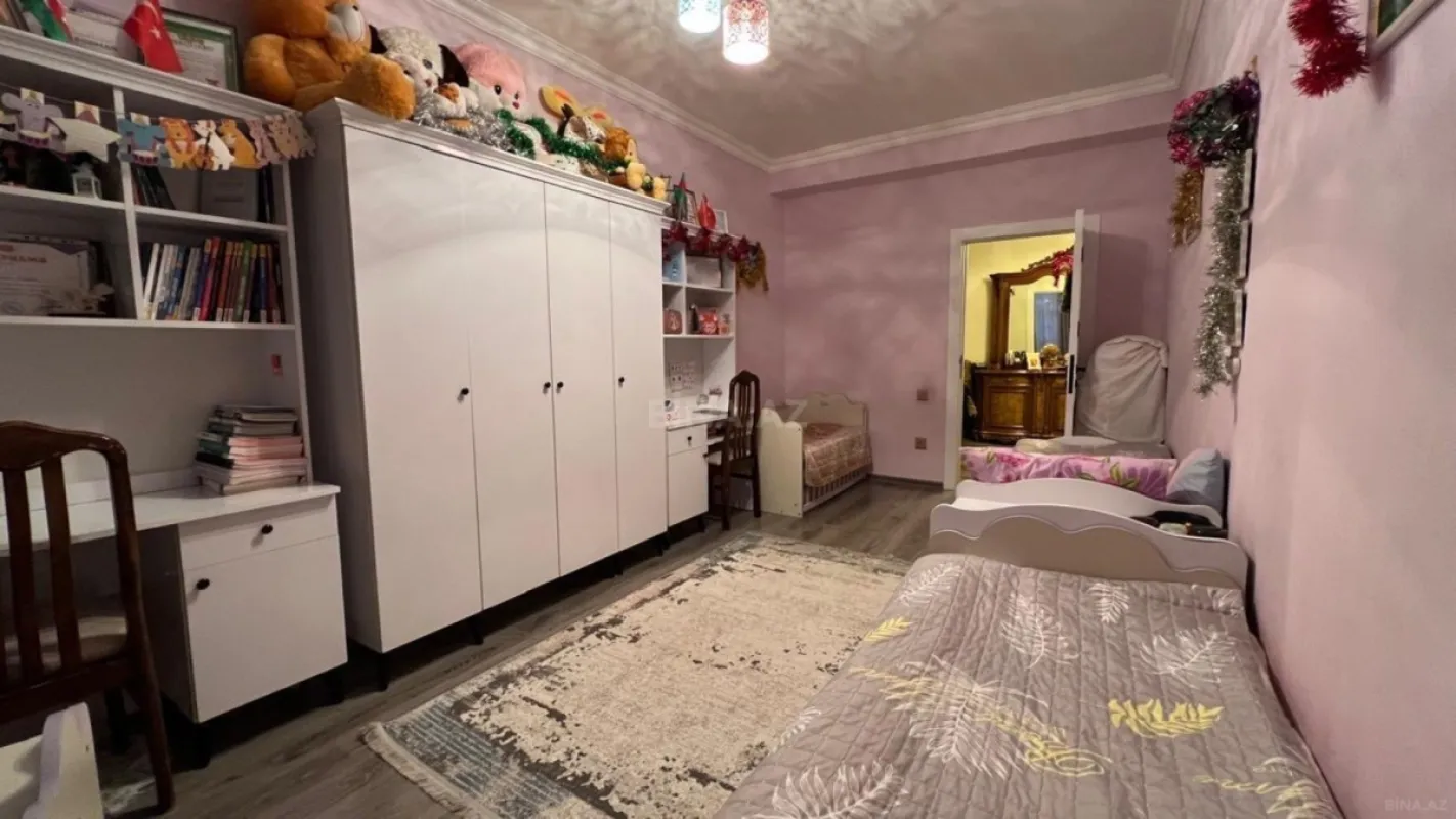 Satılır 3 otaqlı mənzil 124 m²