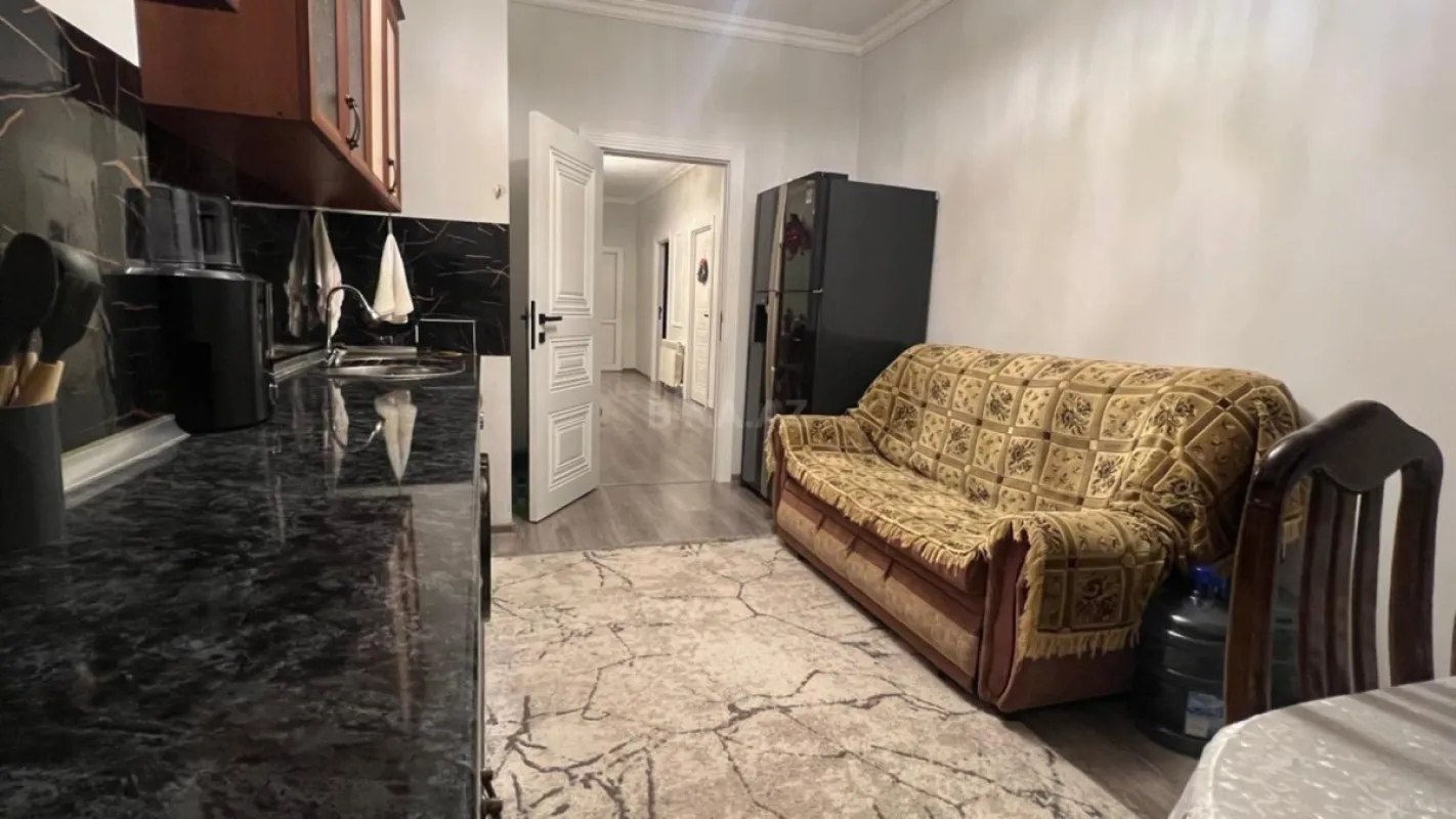 Satılır 3 otaqlı mənzil 124 m²