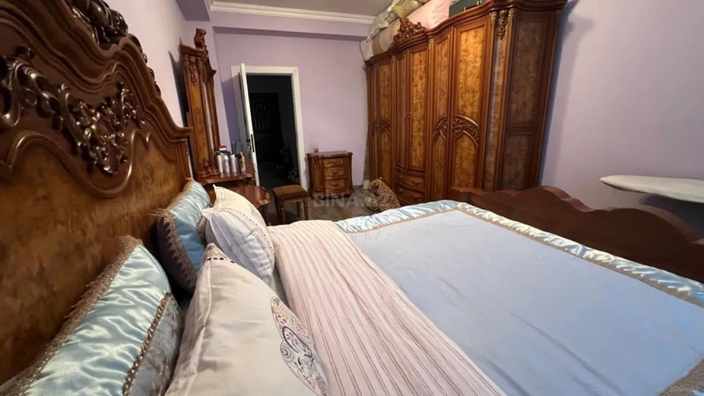 Satılır 3 otaqlı mənzil 124 m²