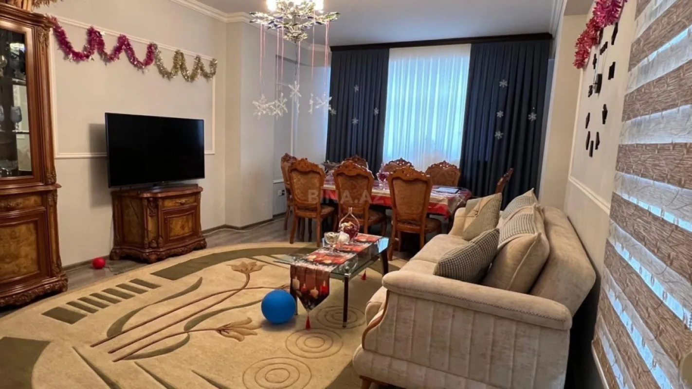 Satılır 3 otaqlı mənzil 124 m²
