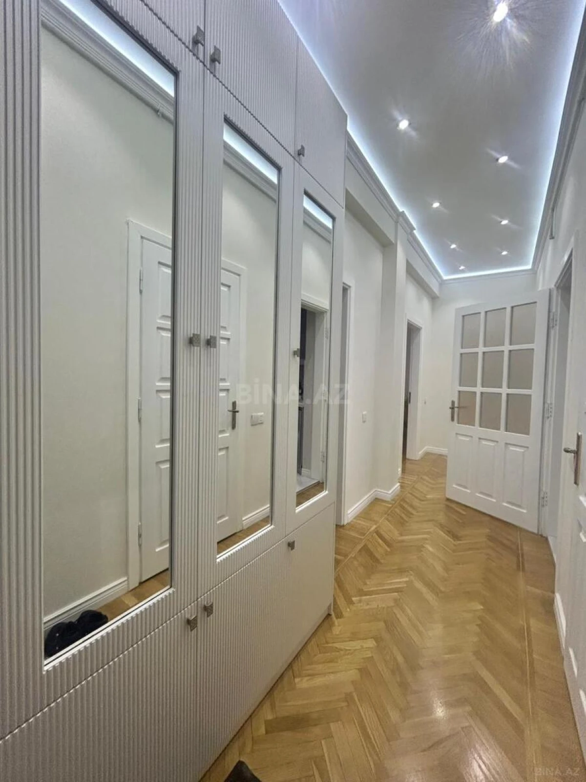 Kirayə verilir 3 otaqlı mənzil 100 m²
