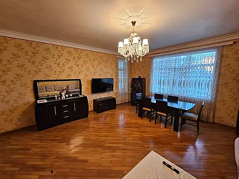 Satılır 3 otaqlı mənzil 135 m² — Bakı, 8-ci kilometr 3 otaq 135.00 m²