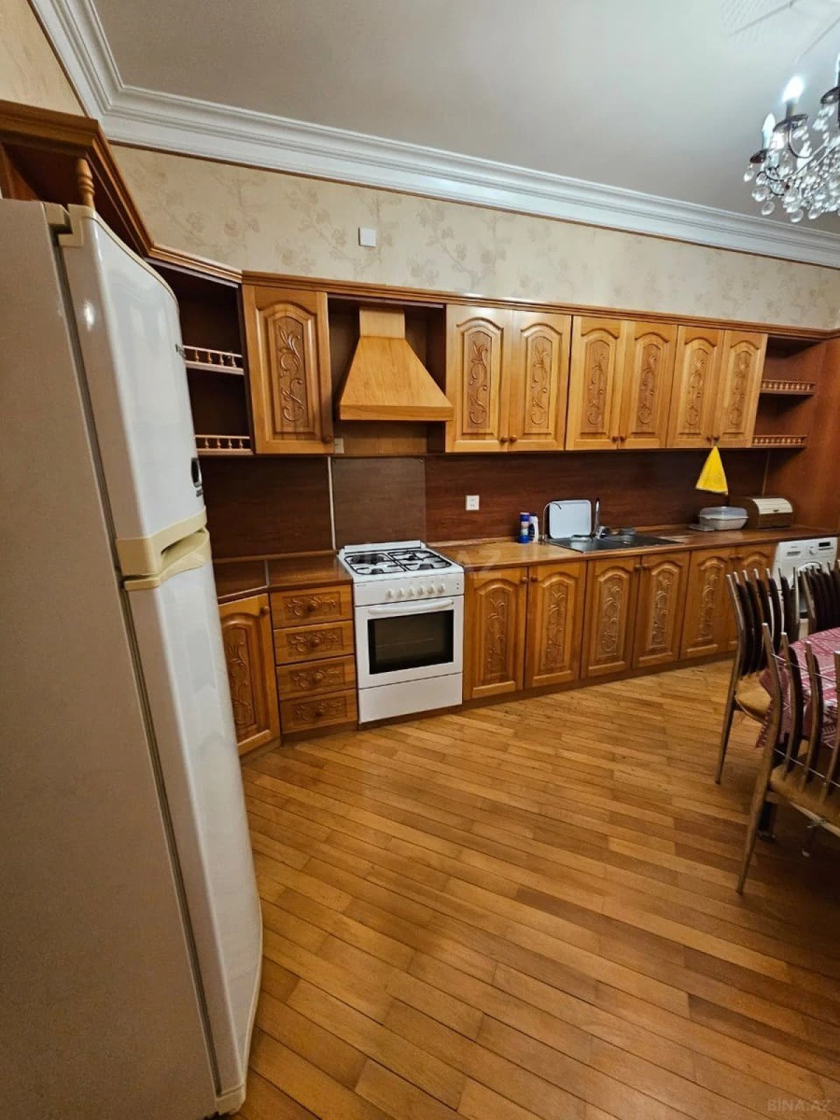 Satılır 3 otaqlı mənzil 135 m²