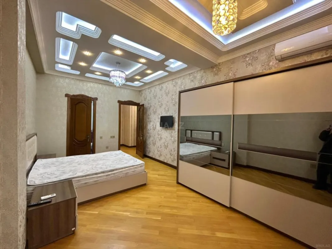 Kirayə verilir 2 otaqlı mənzil 113 m²