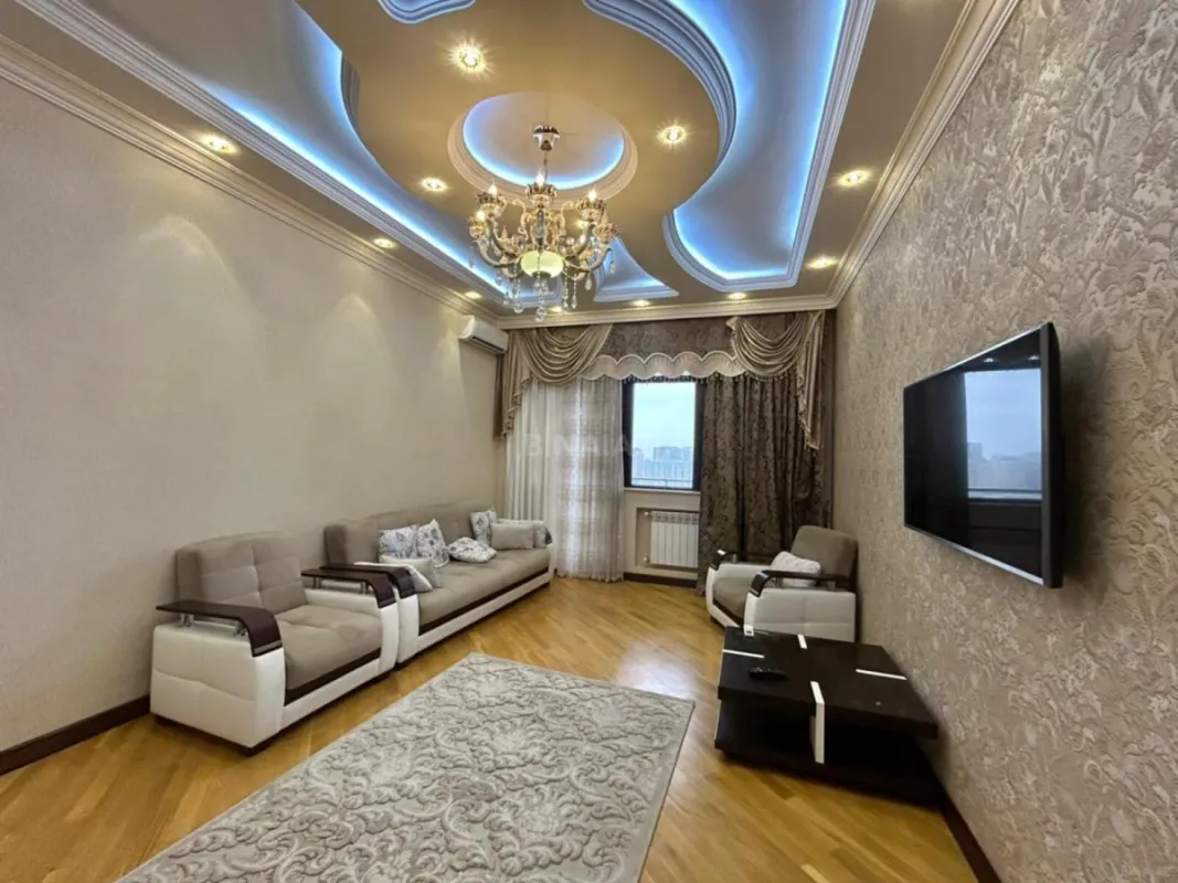 Kirayə verilir 2 otaqlı mənzil 113 m²