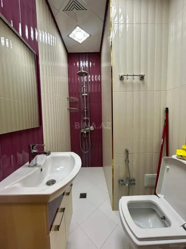 Kirayə verilir 2 otaqlı mənzil 113 m²