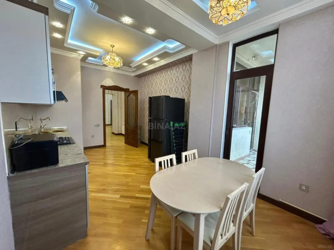 Kirayə verilir 2 otaqlı mənzil 113 m²