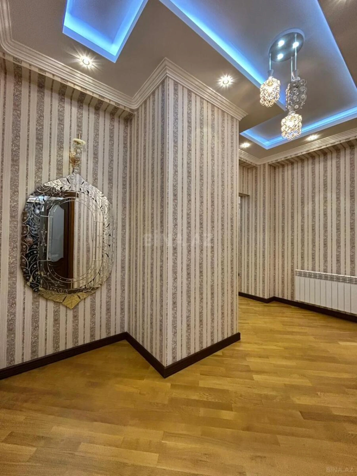 Kirayə verilir 2 otaqlı mənzil 113 m²