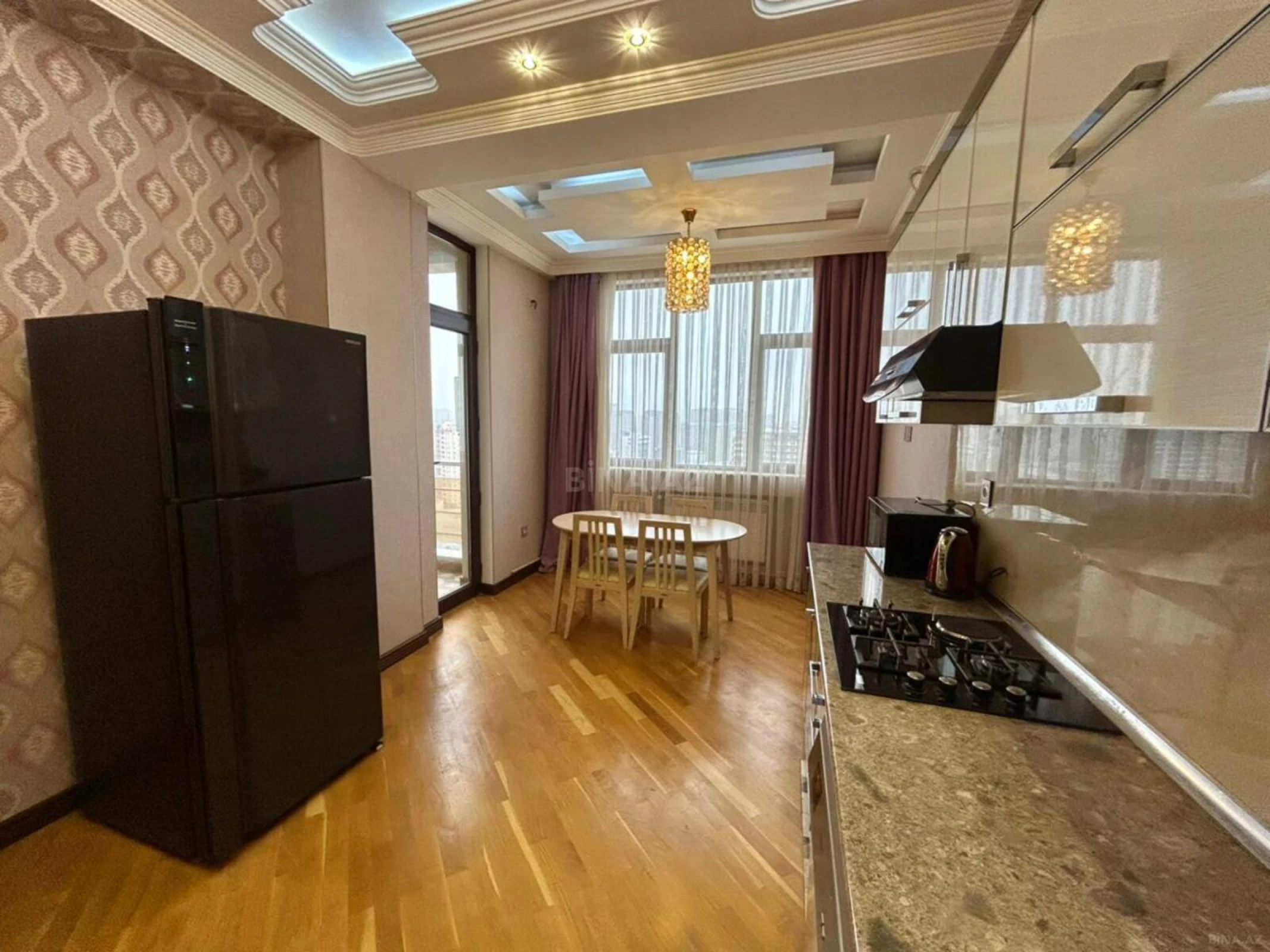 Kirayə verilir 2 otaqlı mənzil 113 m²