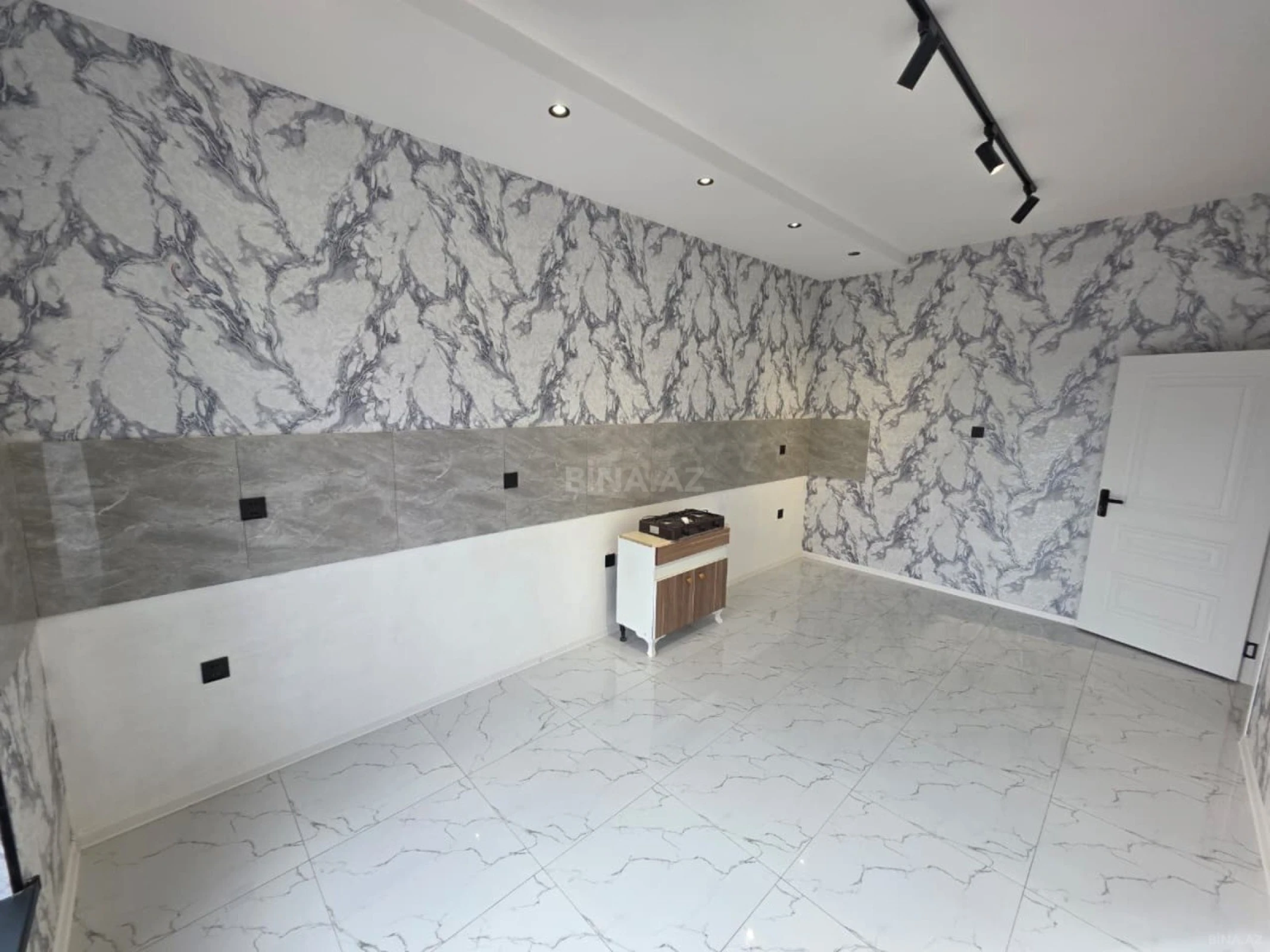 Satılır 5 otaqlı həyət evi 160 m²