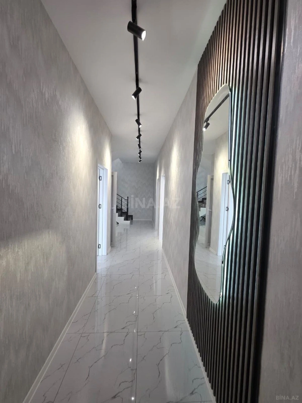 Satılır 5 otaqlı həyət evi 160 m²