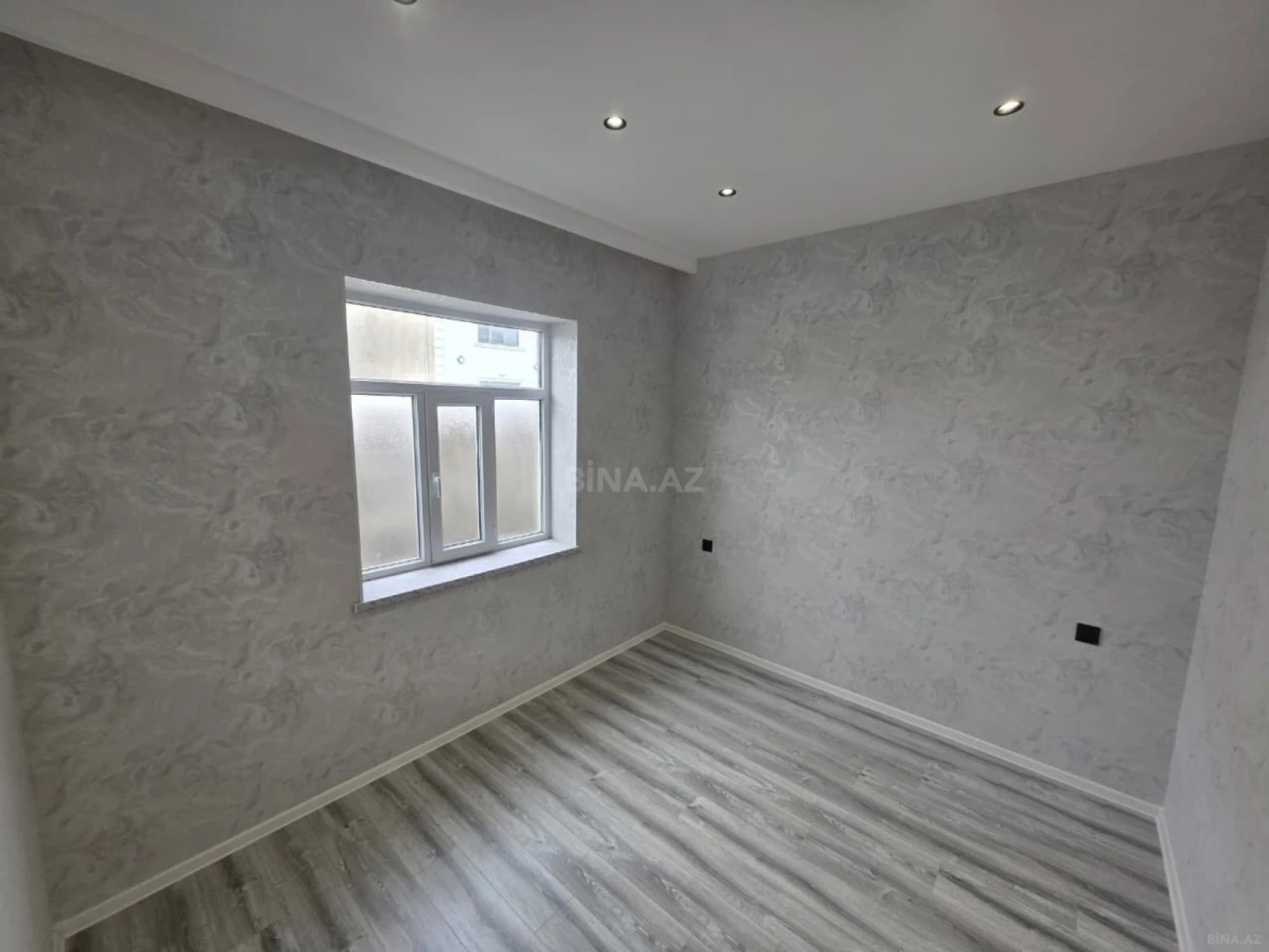 Satılır 5 otaqlı həyət evi 160 m²
