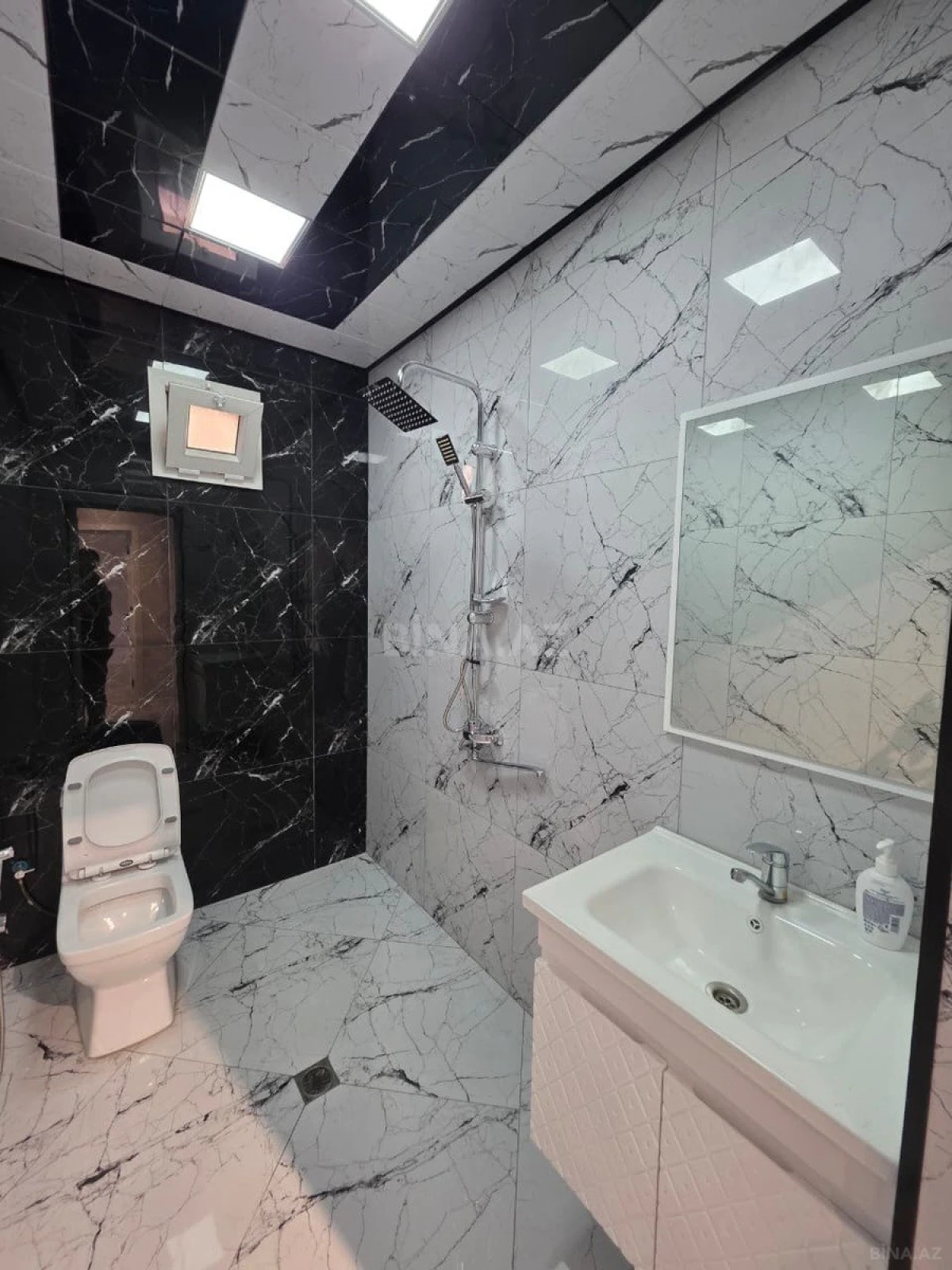 Satılır 5 otaqlı həyət evi 160 m²