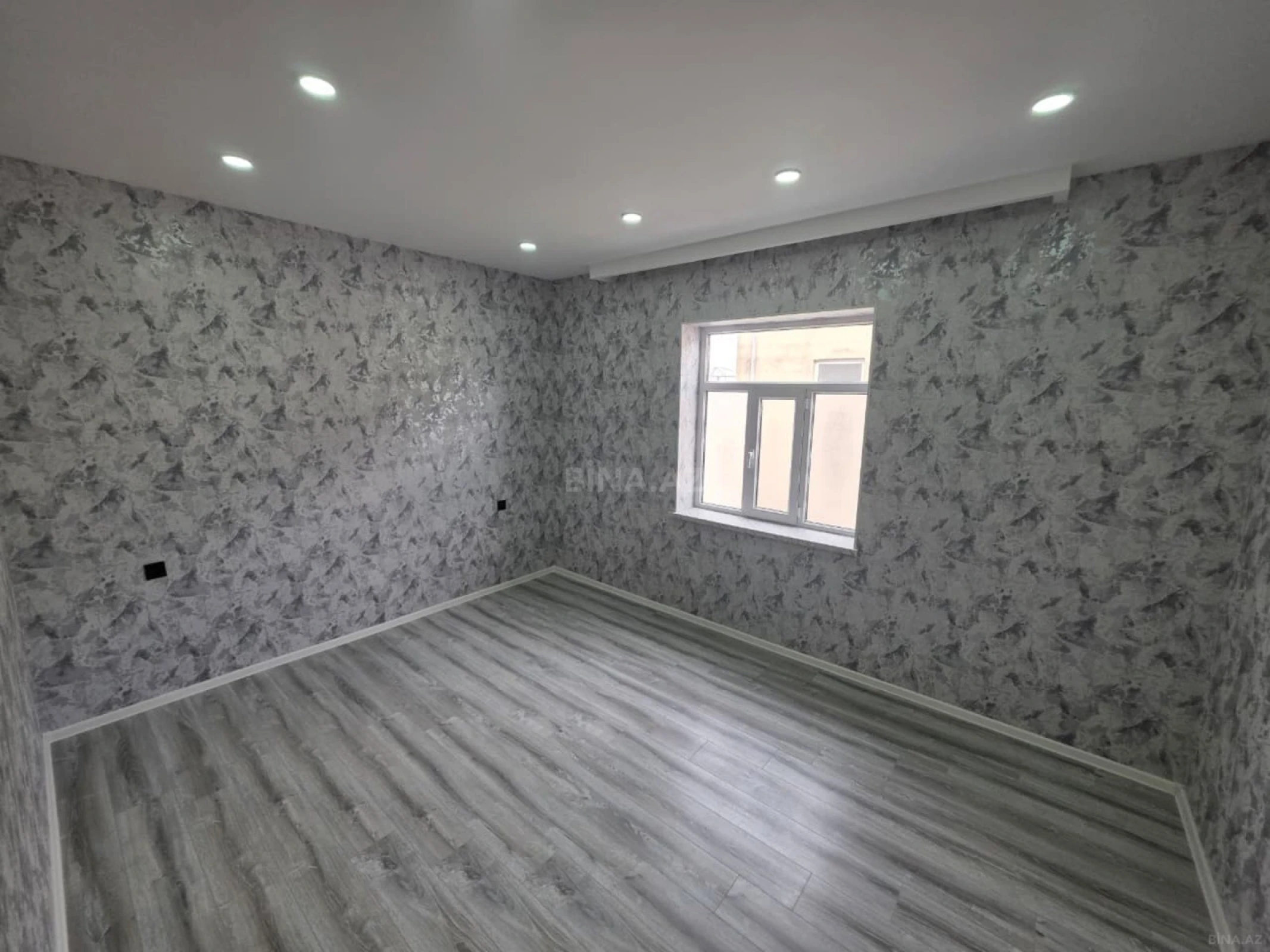 Satılır 5 otaqlı həyət evi 160 m²