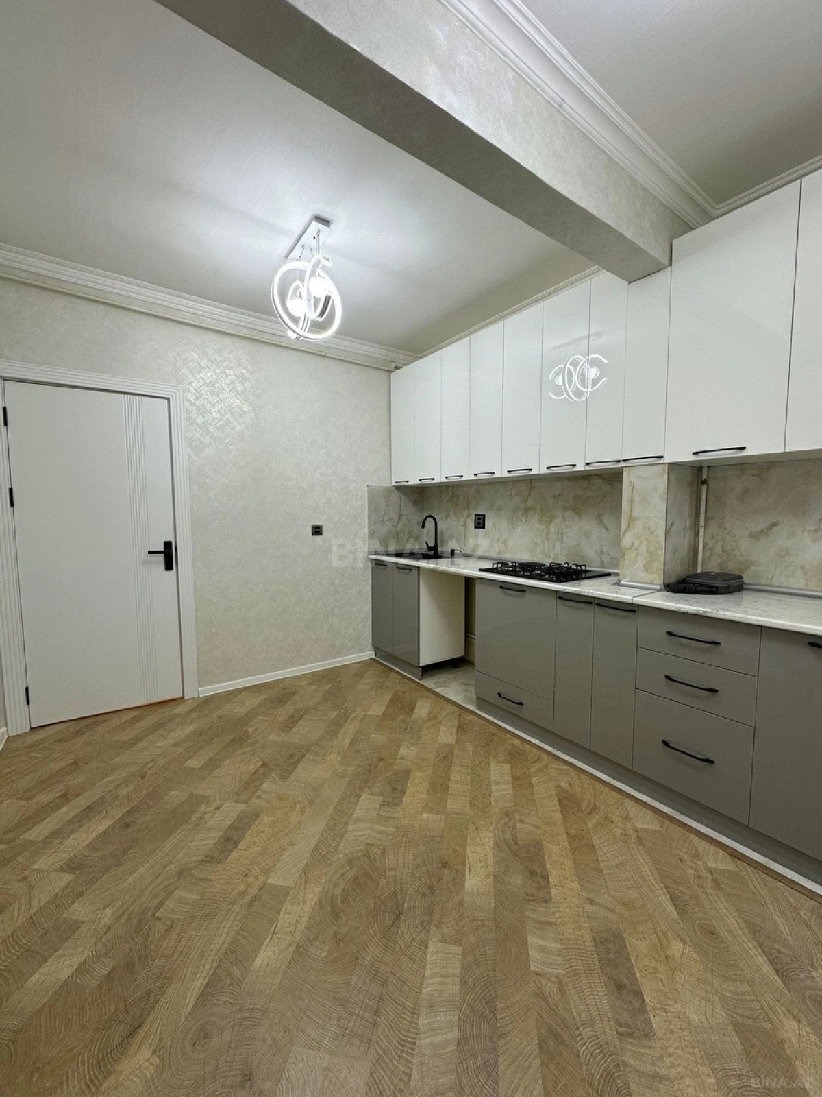 Satılır 2 otaqlı mənzil 55 m²