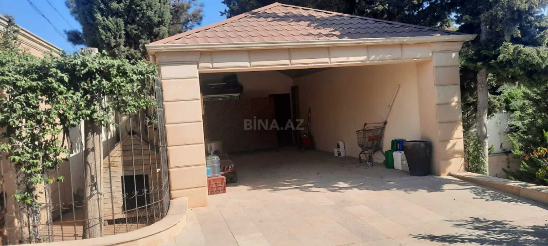 Satılır 6 otaqlı həyət evi 420 m²