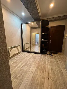 Satılır 2 otaqlı mənzil 76 m²