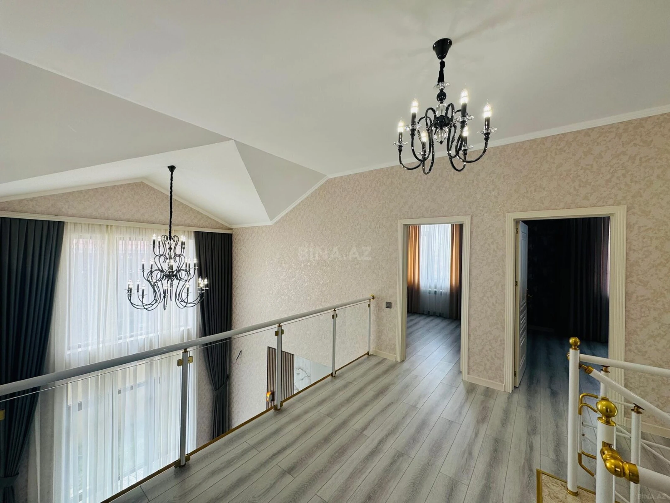 Satılır 6 otaqlı həyət evi 280 m²